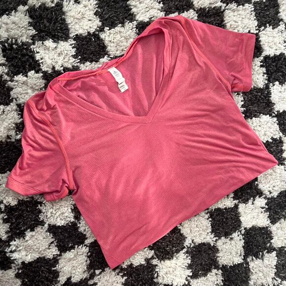 Lululemon Women's Pink and White T-shirt - Picture 1 of 4